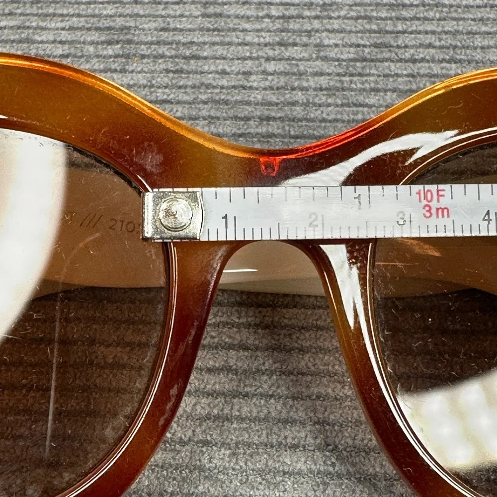 Le Specs le specs